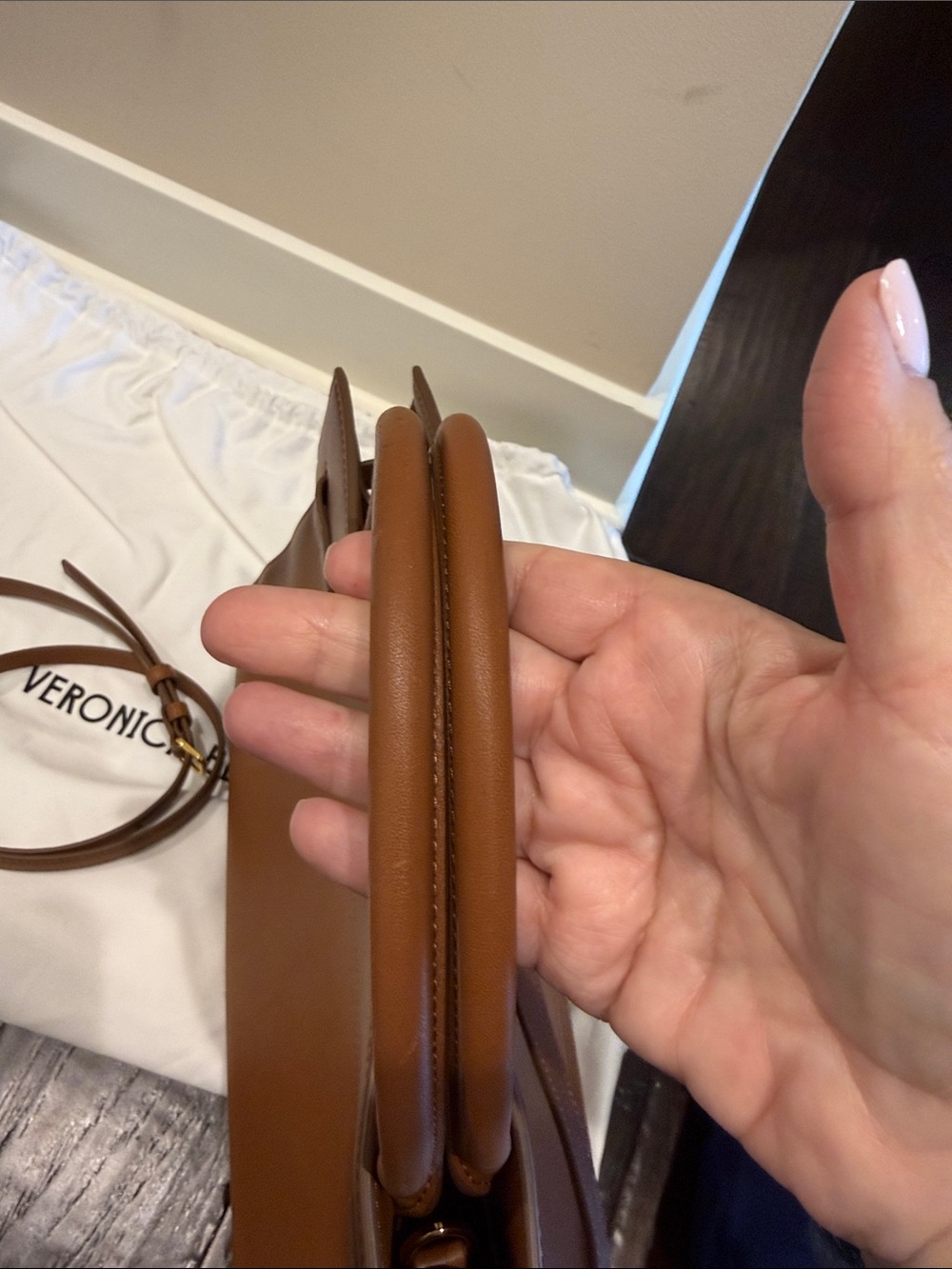Veronica Beard large dash bag in hazelwood with crossbody strap and care bag - Picture 5 of 13